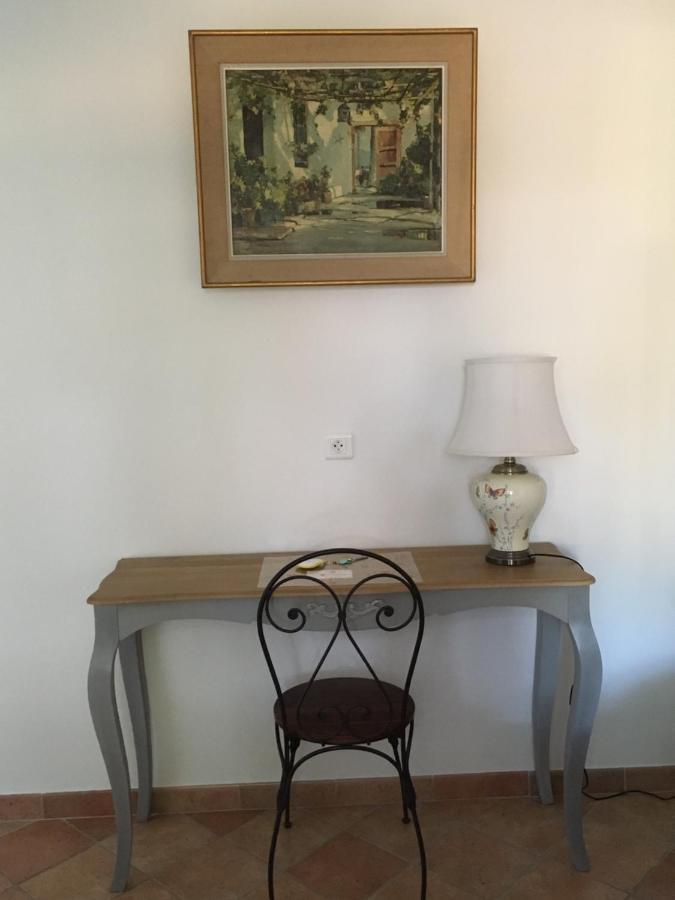 Mas Halcyon Provence Panzió Avignon Kültér fotó