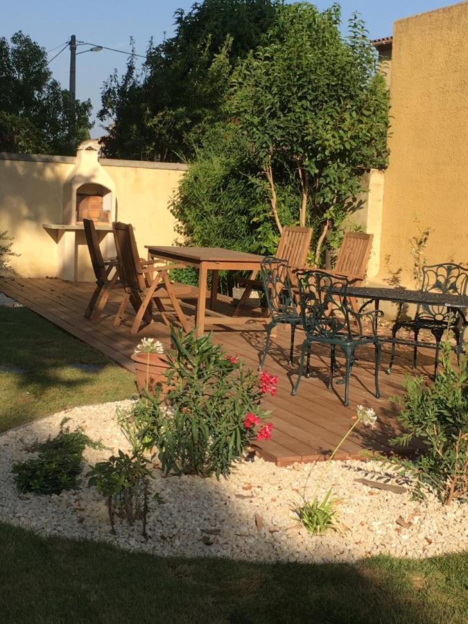 Mas Halcyon Provence Panzió Avignon Kültér fotó